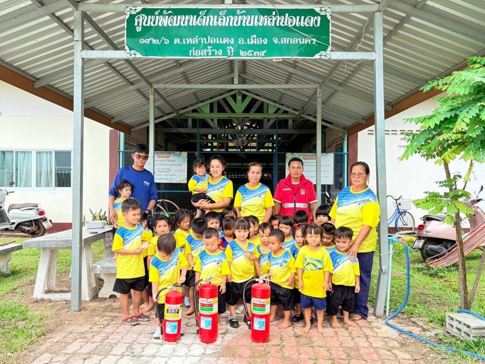 งานป้องกันและบรรเทาสาธารณภัย เทศบาลตำบลเหล่าปอแดง ได้รับมอบหมายจาก นายลำไพ งิ้วพรมนายกเทศมนตรีตำบลเหล่าปอแดง ออกให้ความรู้เชิงรุก การฝึกซ้อมแผนเผชิญเหตุอัคคีภัยและการป้องกันอันตรายจากไฟฟ้า ณ ศูนย์พัฒนาเด็กเล็กบ้านเหล่าปอแดง