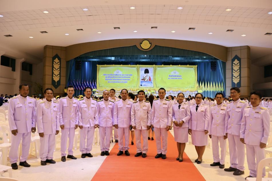 นายลำไพ งิ้วพรม นายกเทศมนตรีตำบลเหล่าปอแดง พร้อมคณะผู้บริหาร และสมาชิกสภาฯ ร่วมพิธีถวายสัตย์ปฏิญาณเพื่อเป็นข้าราชการที่ดีและพลังของแผ่นดิน ประจำปี 2568