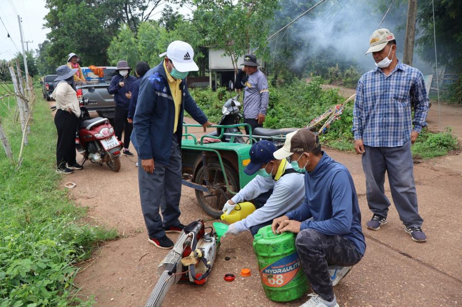 กองสาธารณสุขและสิ่งแวดล้อมเทศบาลตำบลเหล่าปอแดง พร้อมคณะผู้บริหาร หัวหน้าส่วนราชการพนักงาน ลงพื้นที่พ่นหมอกควันกำจัดลูกน้ำยุงลาย ณ กกส้มโฮง หมู่ที่ 4 บ้านหนองสระ หมู่ที่ 5 และบ้านดอนกกยาง หมู่ที่ 10