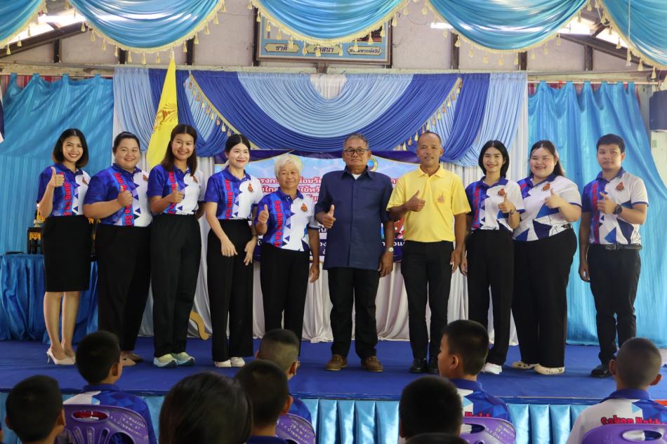 คณะผู้บริหารเทศบาลตำบลเหล่าปอแดง เป็นประธาน เปิดโครงการ หนูน้อยวัยเรียน ตื่นรู้ ดูแลสุขภาพ ห่างไกล “โรคไข้หวัดใหญ่ โรคตามฤดูกาล” และป้องกันภัยยาเสพติด บุหรี่ไฟฟ้า ณ โรงเรียนบ้านหนองสระ ตำบลเหล่าปอแดง อำเภอเมือง จังหวัดสกลนคร