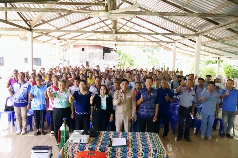 นายลำไพ งิ้วพรม นายกเทศมนตรีตำบลเหล่าปอแดง เปิดโครงการอบรมเชิงปฎิบัติการจิตอาสาดูแลผู้ป่วยต่อเนื่องที่บ้าน ณ โรงพยาบาลส่งเสริมสุขภาพตำบลบ้านหนองปลาน้อย ตำบลเหล่าปอแดง อำเภอเมือง จังหวัดสกลนคร