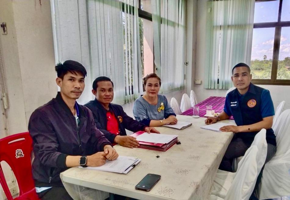 ปลัดอำเภอ มาติดตามการช่วยเหลือประชาชน กณีเกิดภัยพิบัติเหตุฟ้าผ่ากระบือ ณ เทศบาลตำบลเหล่าปอแดง