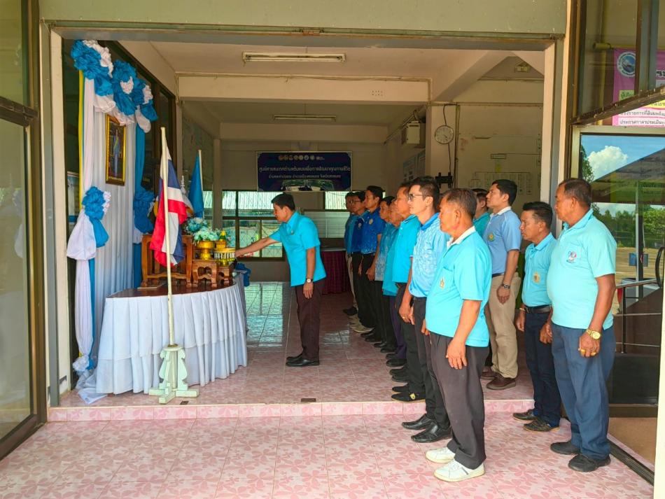 นายลำไพ งิ้วพรม นายกเทศมนตรีตำบลเหล่าปอแดง พร้อมคณะผู้บริหาร สมาชิกสภาฯ หัวหน้าส่วนราชการ ข้าราชการ พนักงาน และลูกจ้าง ลงนามถวายพระพร เนื่องในโอกาสวันเฉลิมพระชนมพรรษา สมเด็จพระนางเจ้าสิริกิติ์ พระบรมราชินีนาถ พระบรมราชชนนีพันปีหลวง ณ เทศบาลตำบลเหล่าปอแดง อำเภอเมือง จังหวัดสกลนคร