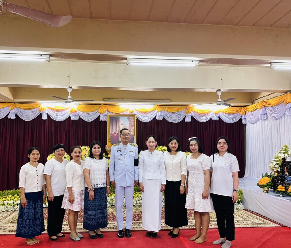เทศบาลตำบลเหล่าปอแดง ร่วมพิธีสวดพระพุทธมนต์และพิธีทำบุญตักบาตรถวายพระราชกุศล วันที่ระลึกพระบาทสมเด็จพระพุทธเลิศหล้านภาลัย  ประจำปีพุทธศักราช 2569  ณ วัดป่าสุทธาวาส อำเภอเมือง จังหวัดสกลนคร